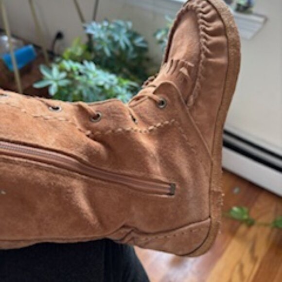 UGG Tall Lace up Moccasin Chestnut Brown Size 7 Suede/Leather/Sheepskin - Picture 9 of 10